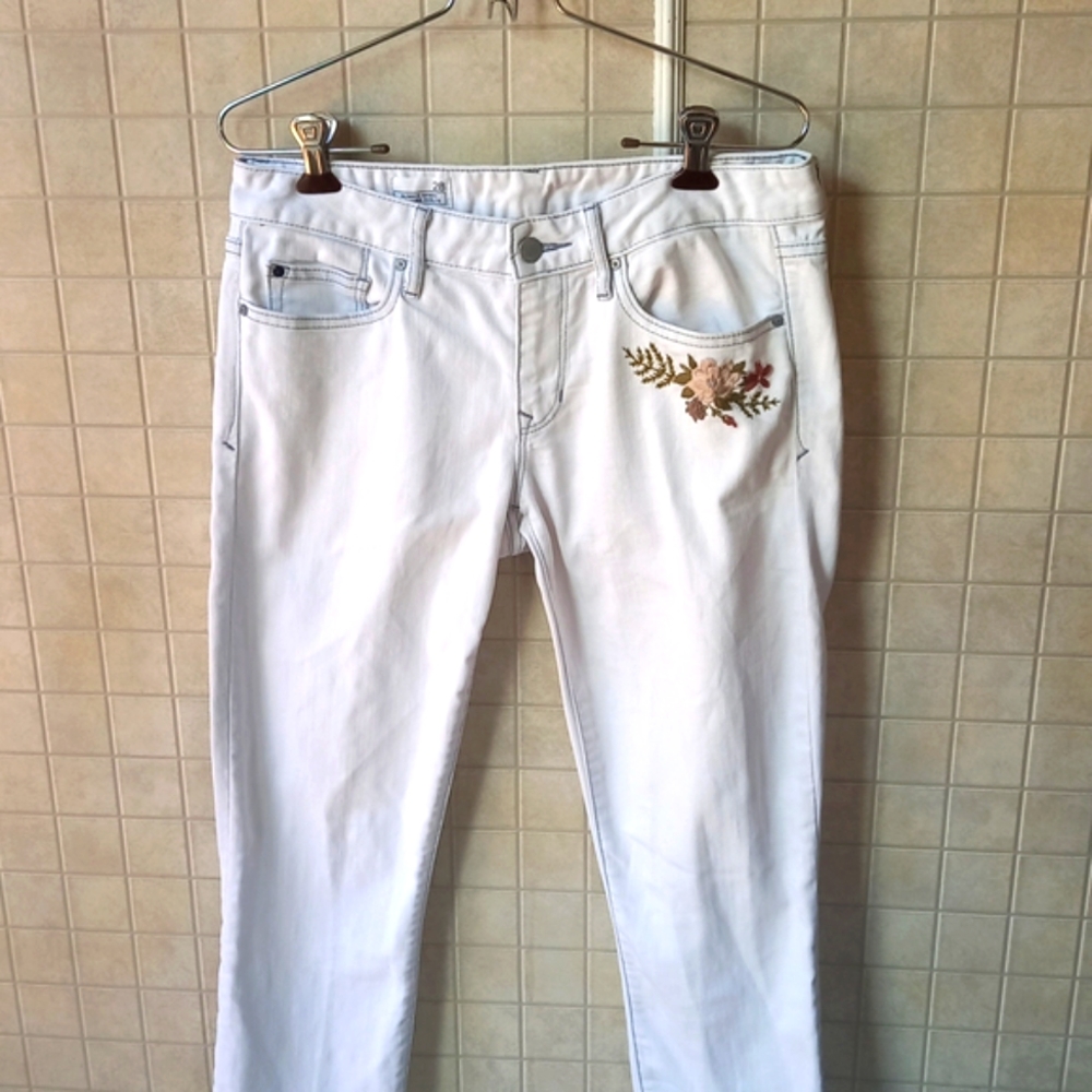 Gap off-white skinny jeans